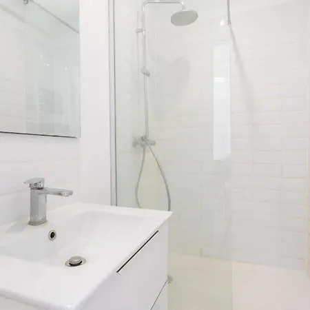 Appartemet A 2 Pas Du Metro Apartament